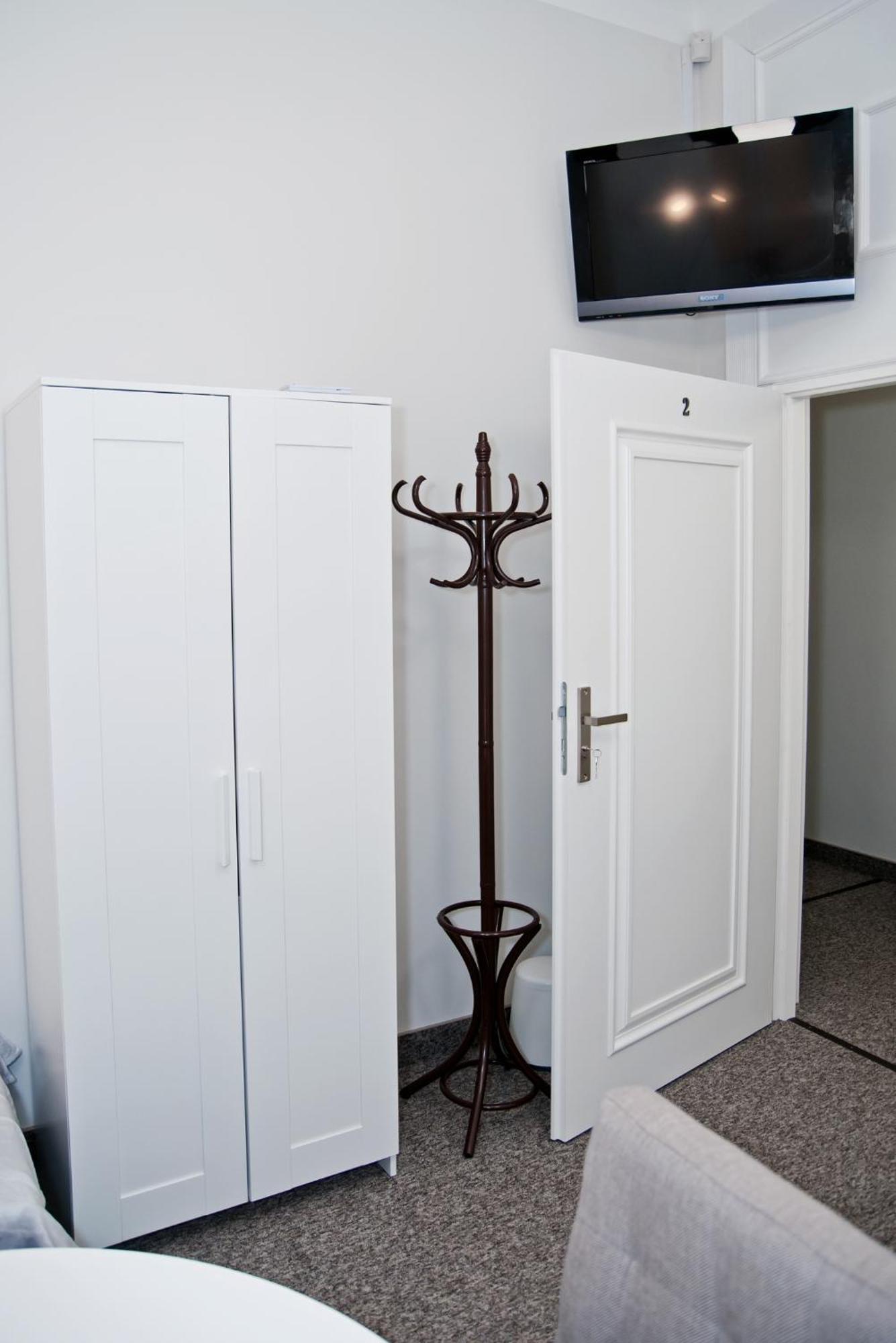 Rodmos Hostel Lublin Exteriör bild